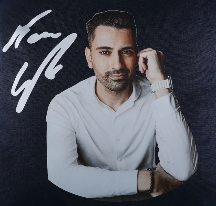 Tan Caglar, Kissen, weich, Wohnaccessoires, ausdrucksstarkes Fotomotiv, Fanartikel